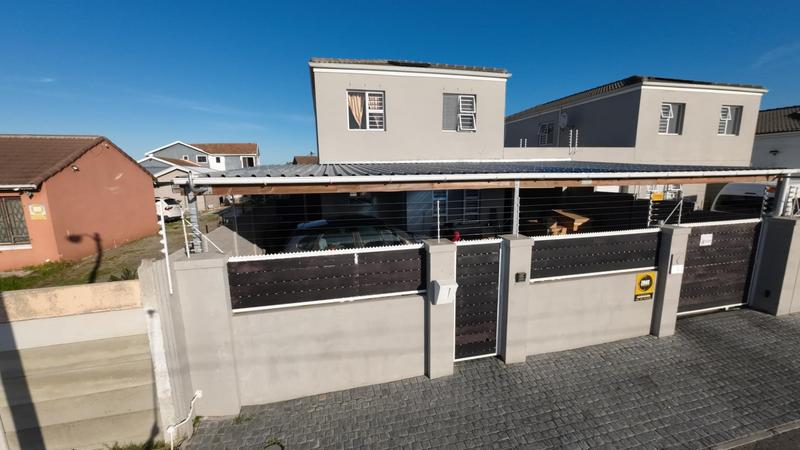 4 Bedroom Property for Sale in Zeekoevlei Western Cape